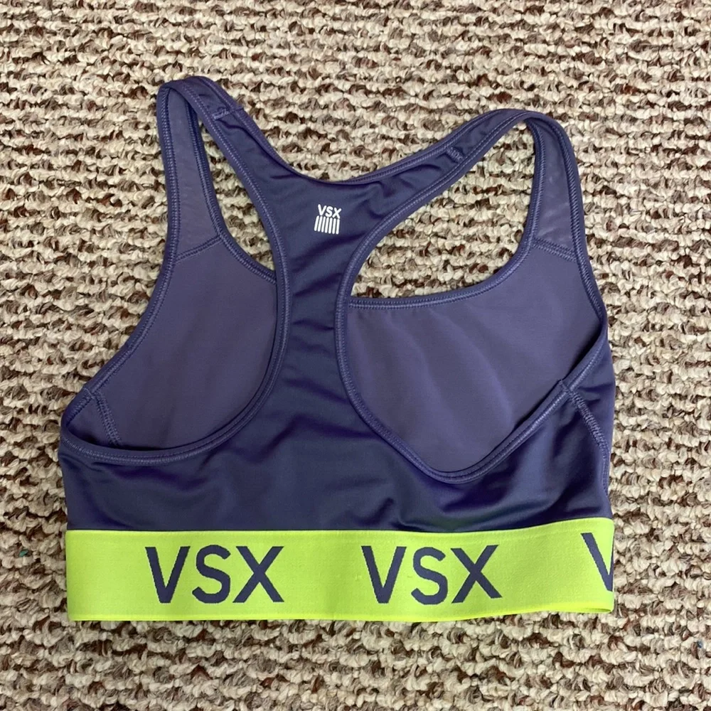 Victoria’s Secret Pink sports bra‎